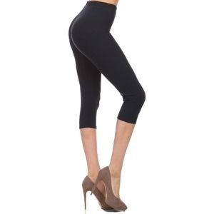 Black Solid Capri Ultra Soft Leggings One Size 2-12